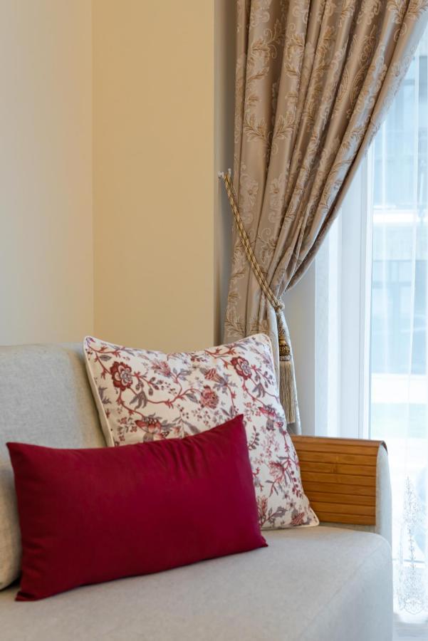 Happy Inn Classical Style, Self Check-In, Parking In The Underground Garage VNO Exterior photo