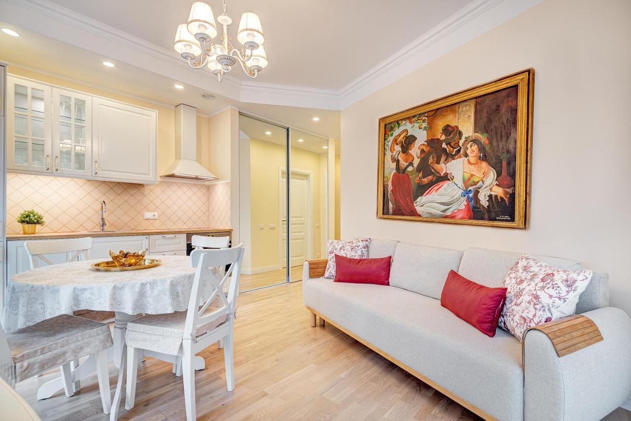 Happy Inn Classical Style, Self Check-In, Parking In The Underground Garage VNO Exterior photo