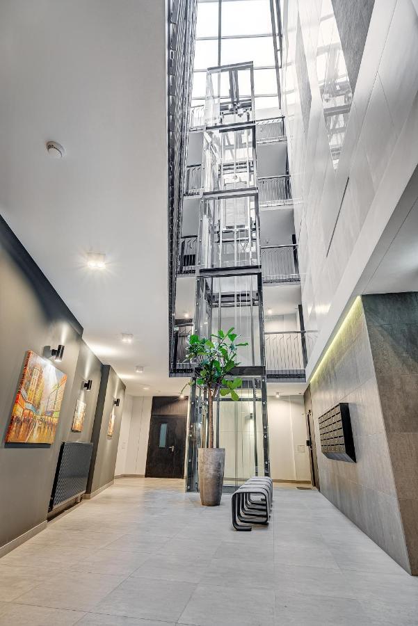 Happy Inn Classical Style, Self Check-In, Parking In The Underground Garage VNO Exterior photo